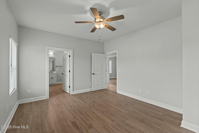 Building Photo - 400 Lighthouse Ln