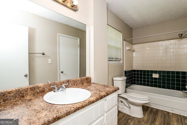 Building Photo - 2654 Luke Dr