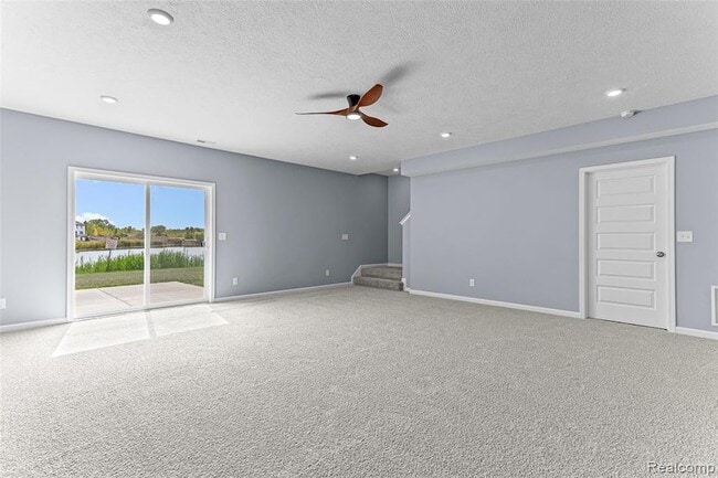 Building Photo - 711 W Windward Way