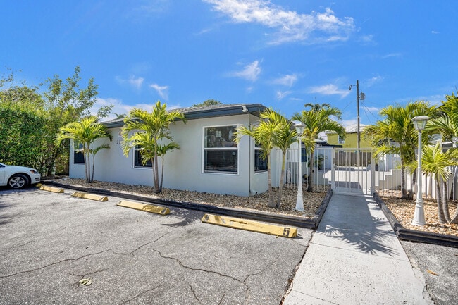 Building Photo - 220 Walton Blvd