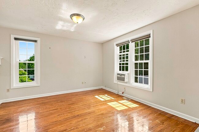 Building Photo - 22 Stoney Hill Rd