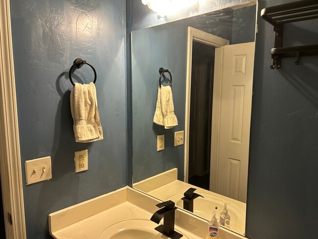 Building Photo - 704 Jayme Rhae Ln