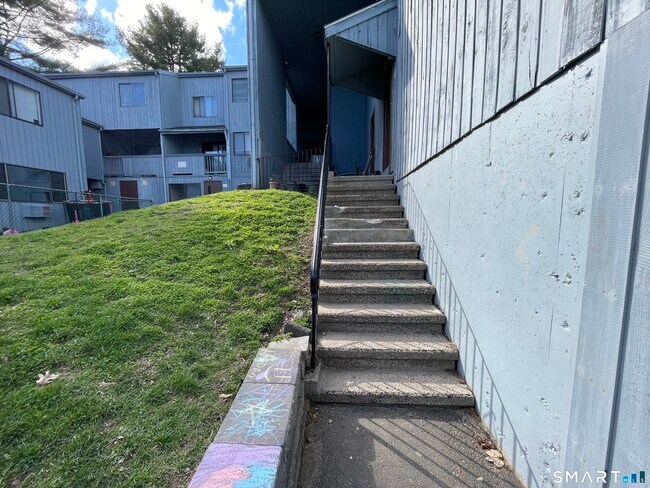 Building Photo - 90 Wakelee Rd