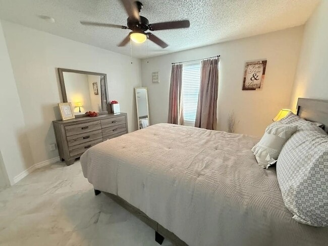 Building Photo - 1001 Pecan Crossing Dr