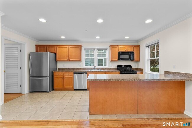 Building Photo - 15 W Main St