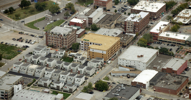 Aerial Photo - Oaks Centropolis