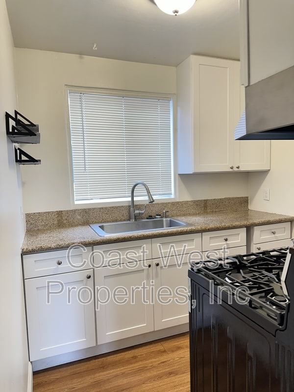 Building Photo - 3288 Mission Blvd