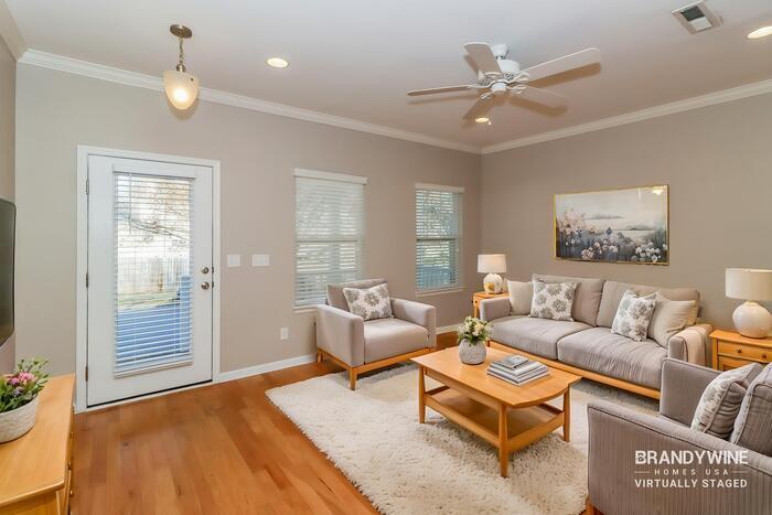 Building Photo - 11511 McDunkeld Dr