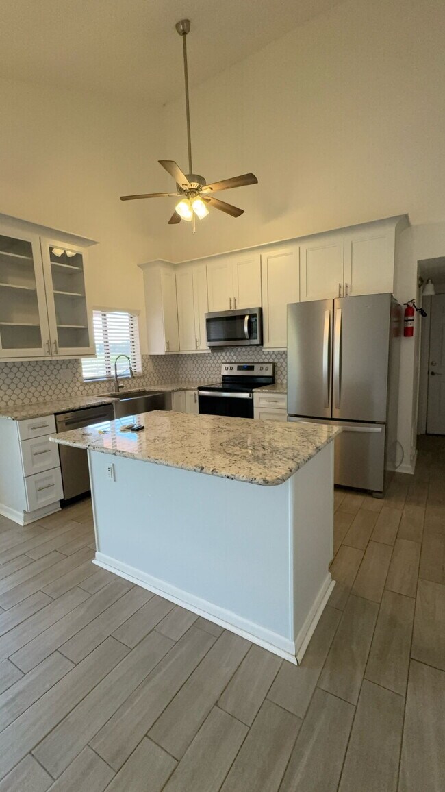Building Photo - 3 bedroom - Allison