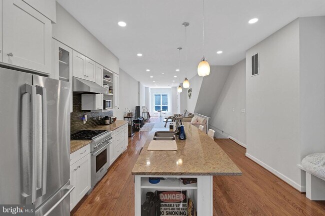 Building Photo - 1203 Girard St NW