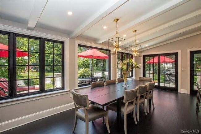 Building Photo - 451 Beechmont Dr