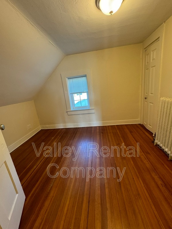 Building Photo - 200 King St