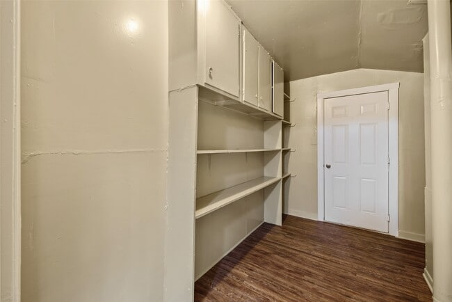 Building Photo - 5503 S Acres Dr