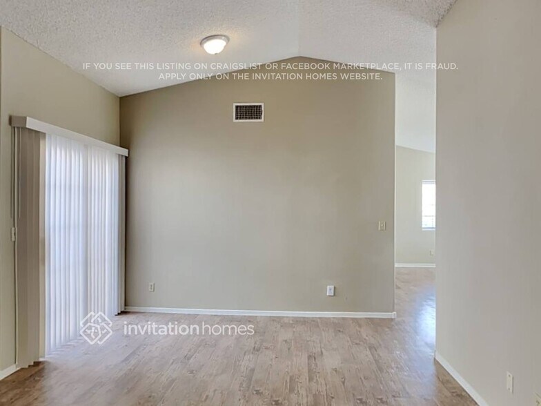 Building Photo - 2087 Club Crest Way