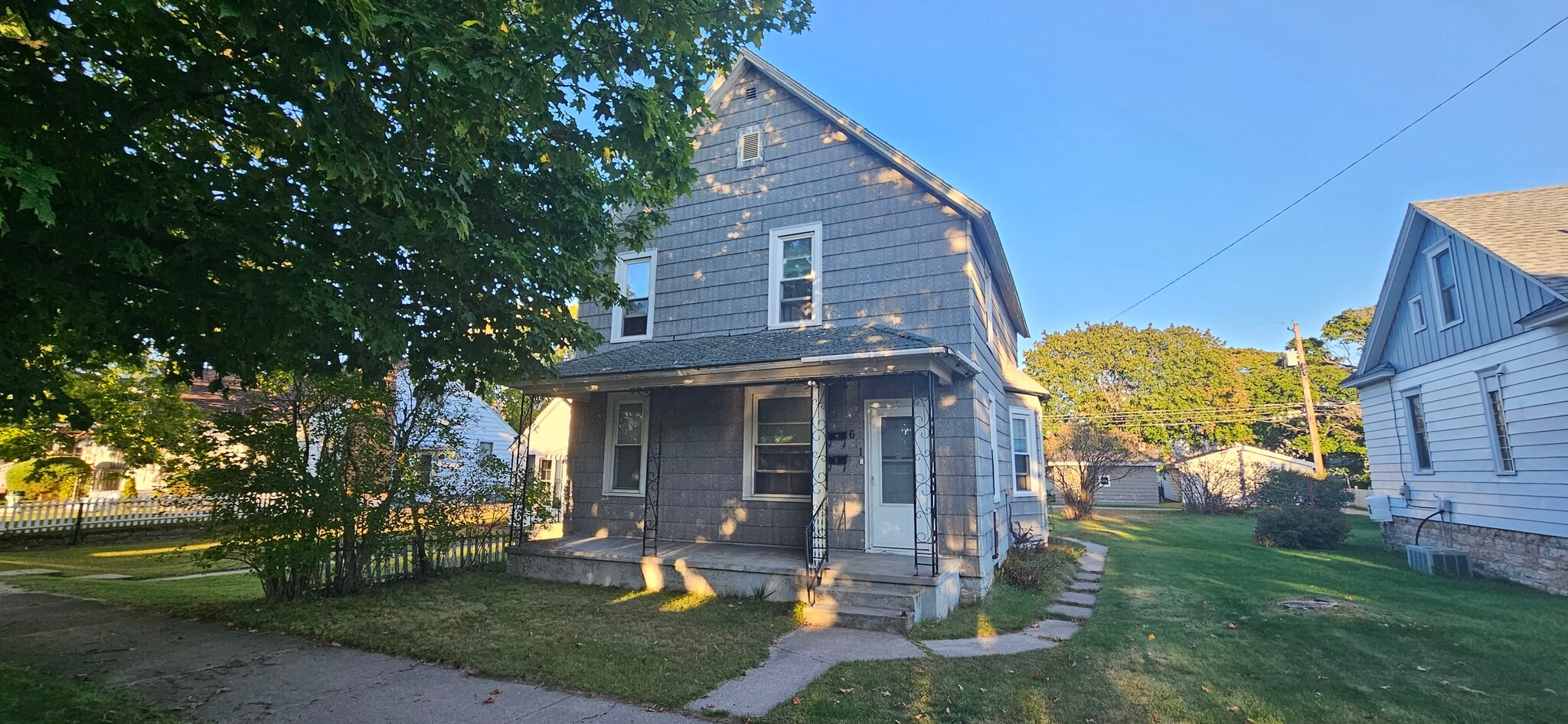 Building Photo - 611 S 17th St