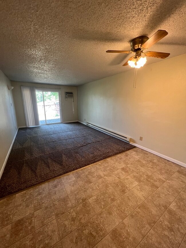 Building Photo - South Boise Duplex With Garage!