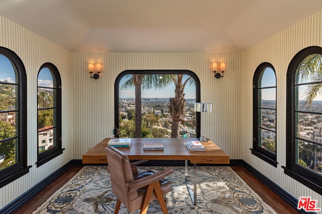 Building Photo - 8440 Harold Way