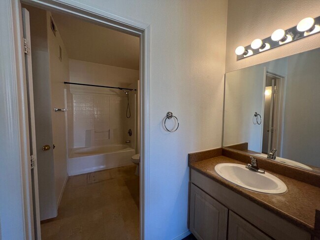 Building Photo - 2nd floor Condo in Gate Community Near Sky...