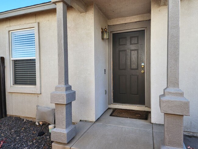 Building Photo - 3 bedroom Home For Rent in North Valleys area