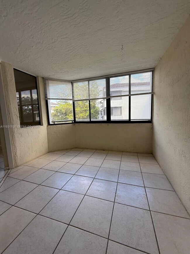 Building Photo - 8255 SW 152nd Ave