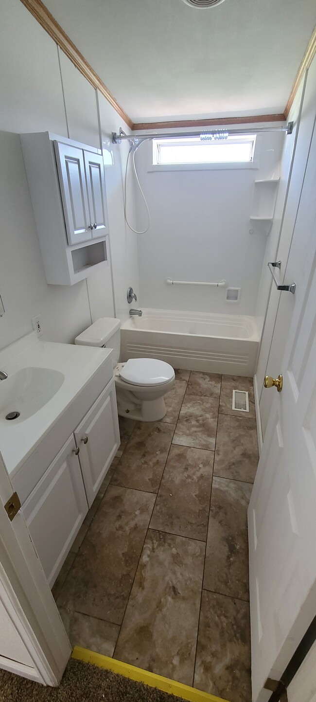Building Photo - 333 Longbow Dr E