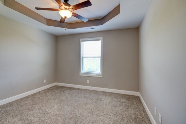 Building Photo - 332 Bluebriar Trc