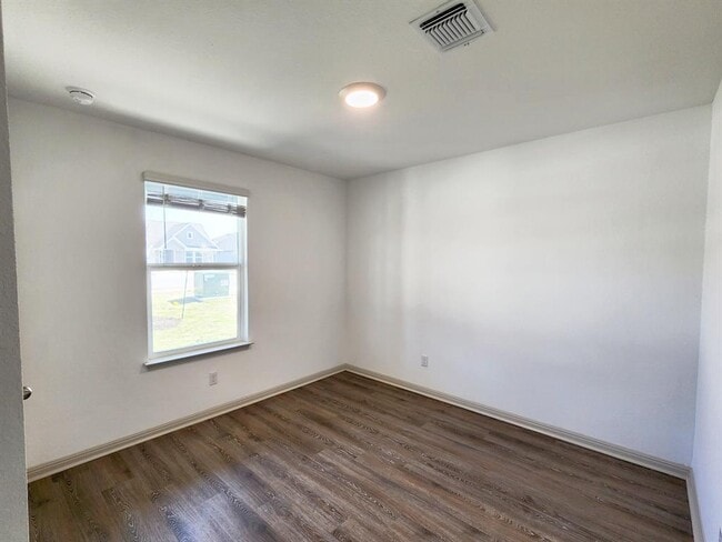 Building Photo - 120 Sweetwater Crk Ln