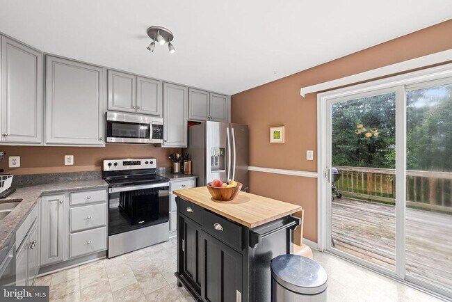 Building Photo - 574 Highland Towne Ln