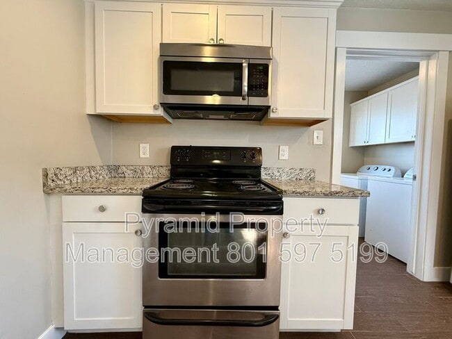 Building Photo - 3185 S 900 E