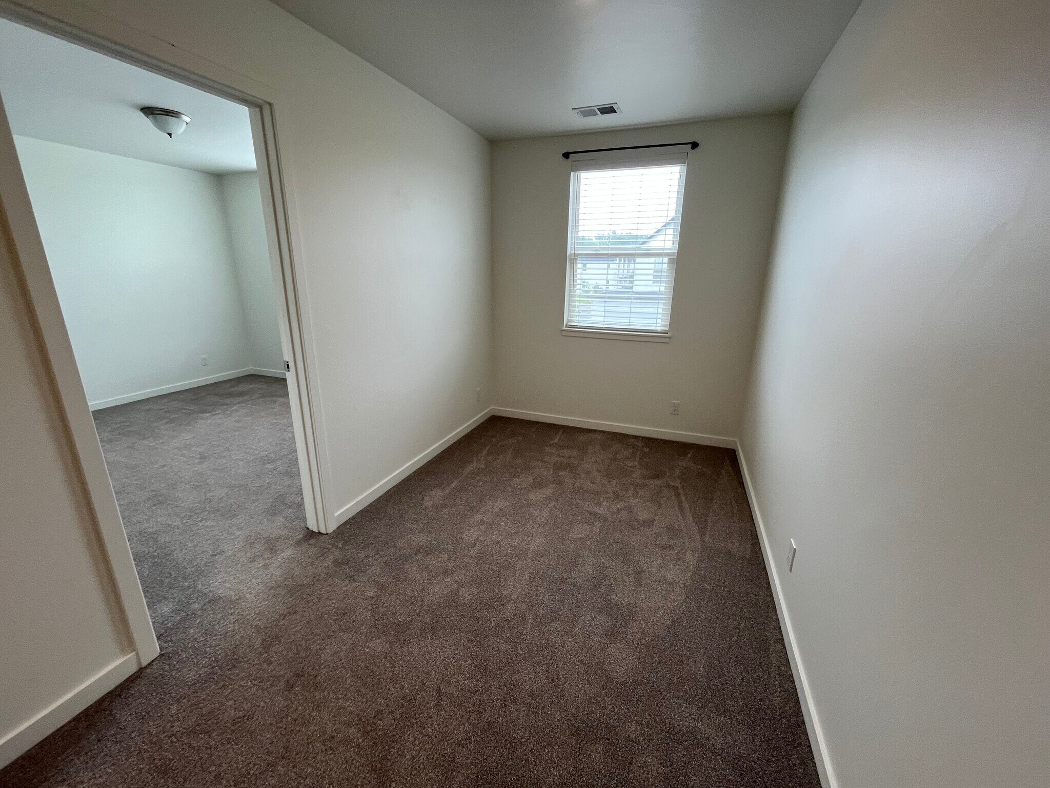 Building Photo - 11295 Sessions Dr NW