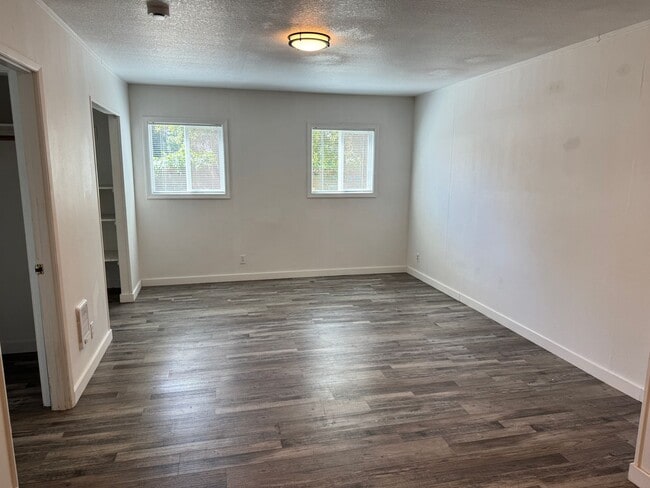 Building Photo - 1 bedroom apartment in Eugene!