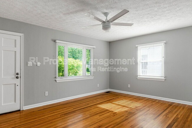 Building Photo - 459 Blenheim Rd
