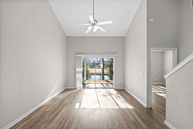 Building Photo - 3BR Townhome Carolina Forest – GREAT PRICE - Community Pool/Lake View