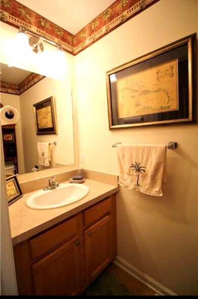 Building Photo - 134 Parkhurst St