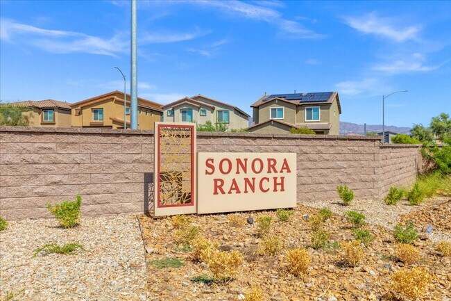 Building Photo - Spacious, Luxurious 5-Bedroom Oasis with B...
