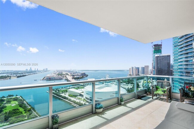 Building Photo - 900 Biscayne Blvd