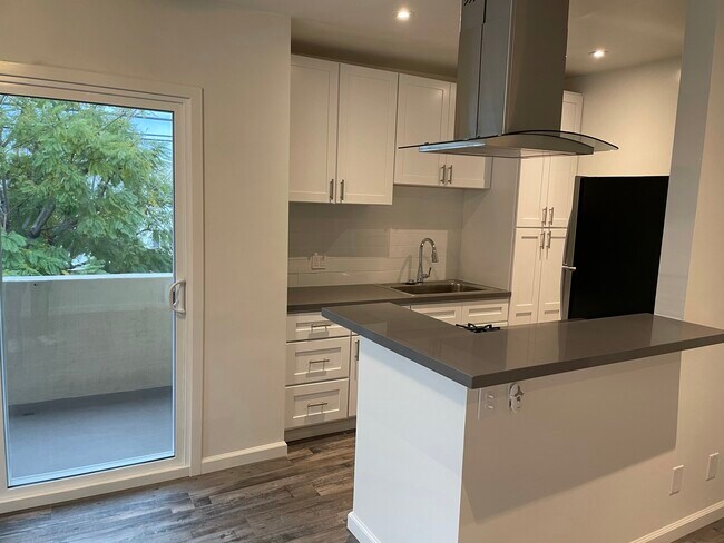 Kitchen & Balcony - 4032 Inglewood Blvd
