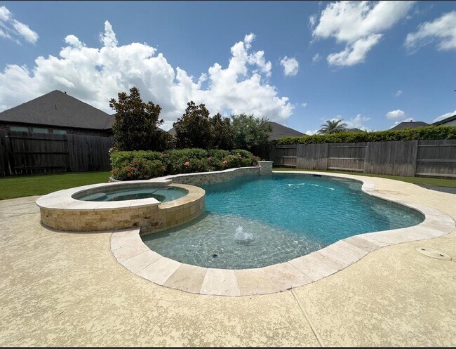 Building Photo - 9311 Stablewood Lakes Ln