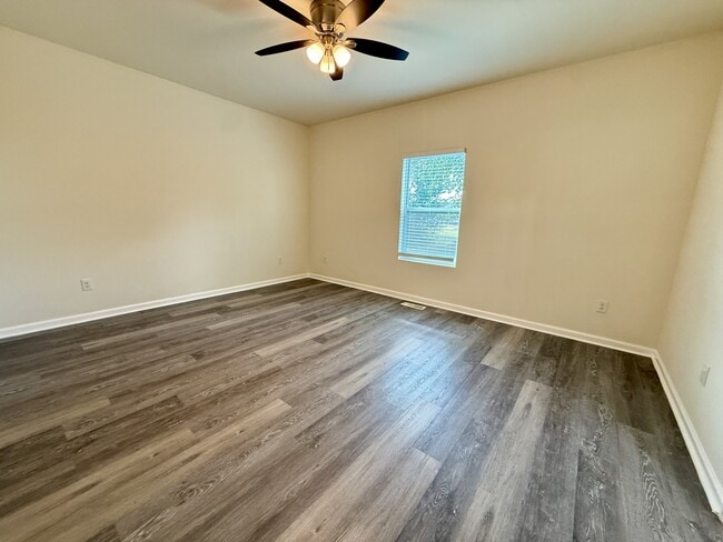 Building Photo - 1582 Hobbs Island Rd SE