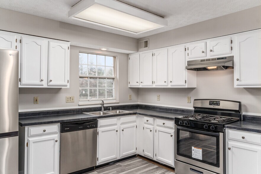 Building Photo - 260 Timber Ridge Dr