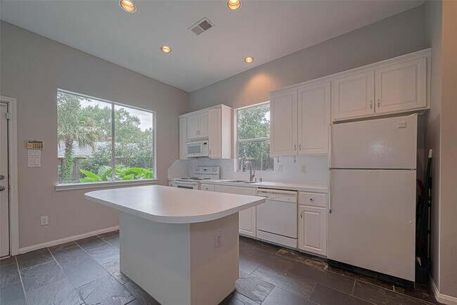 Building Photo - 11914 Ashmead Dr