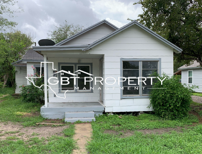 Primary Photo - 3 Bedroom 2 Bathroom Home!