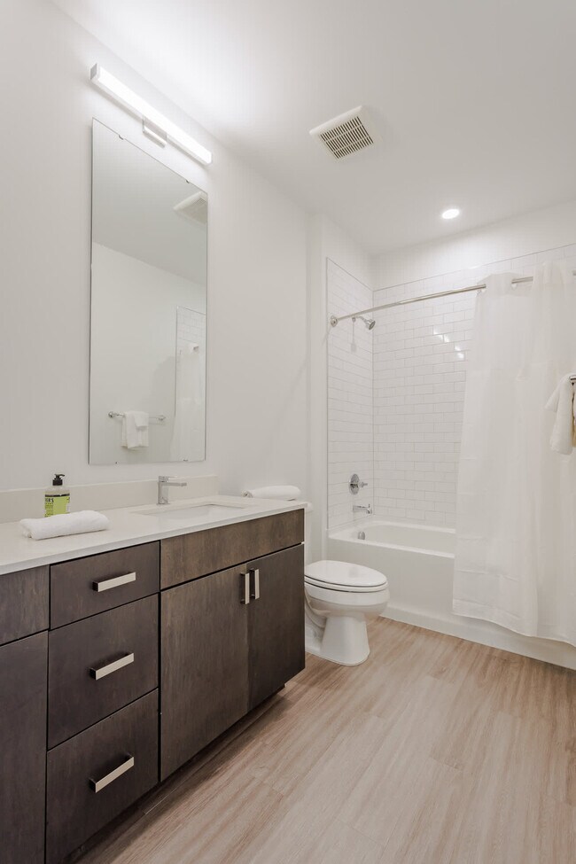 Building Photo - 601 E Pete Rose Wy