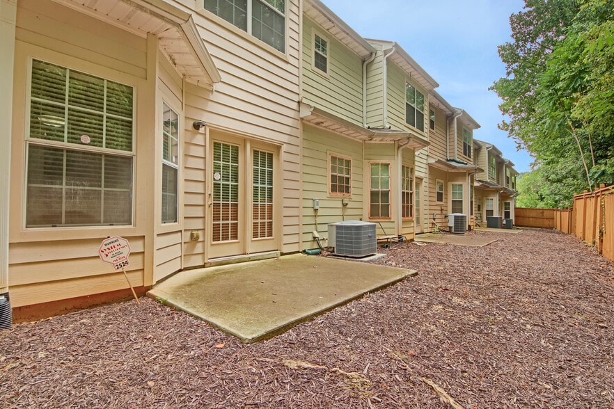 Building Photo - 2524 Laurel Cir NW