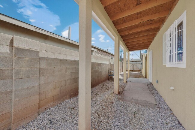 Building Photo - 515 Marble Ave