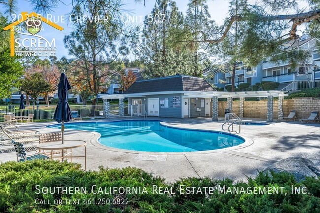 Building Photo - Two Bedroom Lower Unit in Santa Clarita