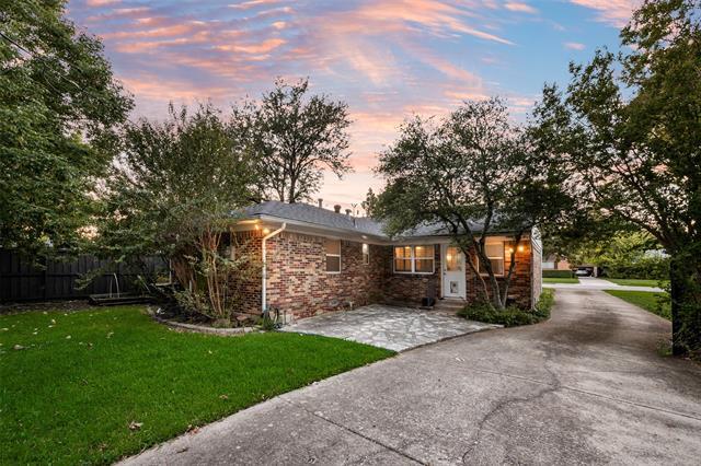 Building Photo - 6848 Town N Dr