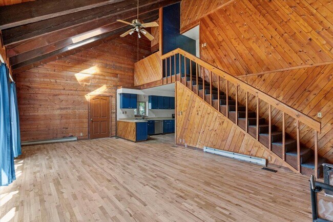 Building Photo - 6200 Pine Hollow Dr