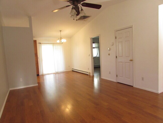 Building Photo - 406 Grays Peak Ct