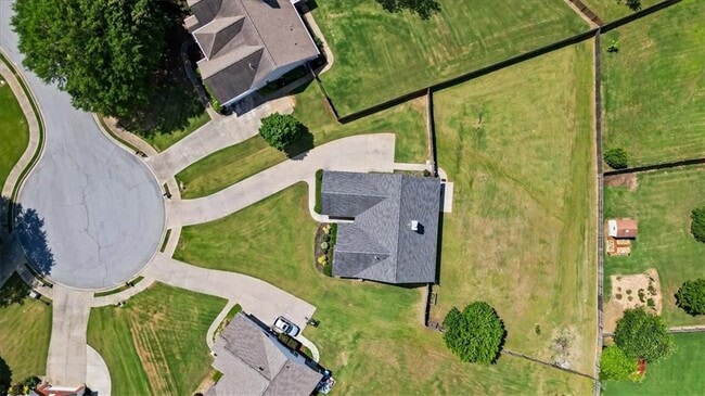 Building Photo - 2615 Snowcrest Pl